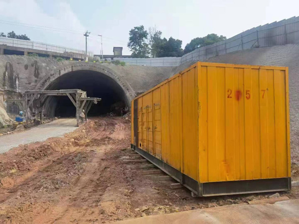 清新发电机出租自启装置的工作原理是什么?