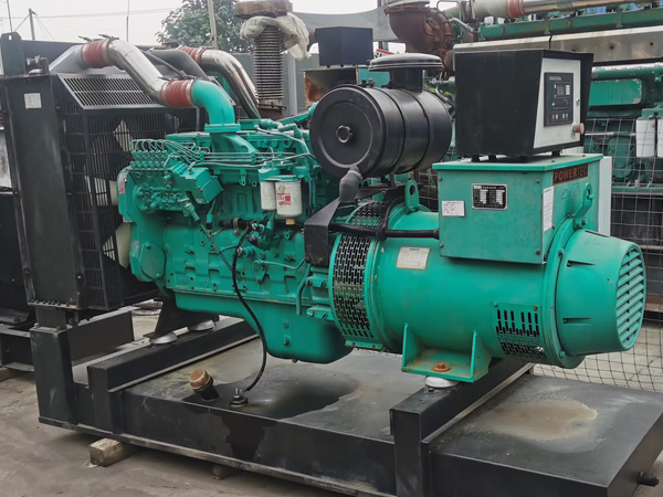 清新冬季低温环境下，500KW发电机组启动电瓶的容量需求具体会增加多少？