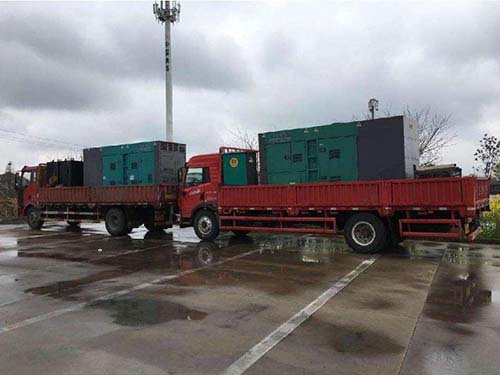 清新涂抹密封胶后，需要等待多长时间才能安装水冷式机油散热器密封件？